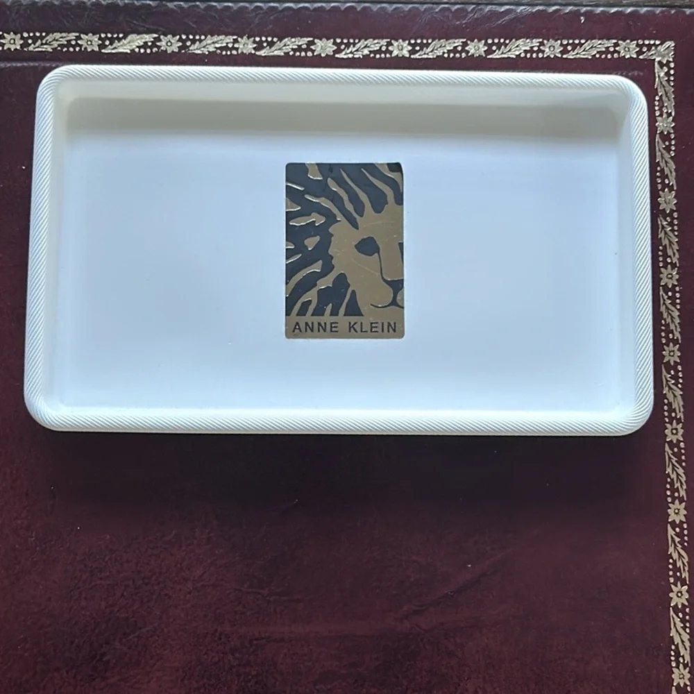 Anne Klein Home Modern White Rectangular Tray NEW